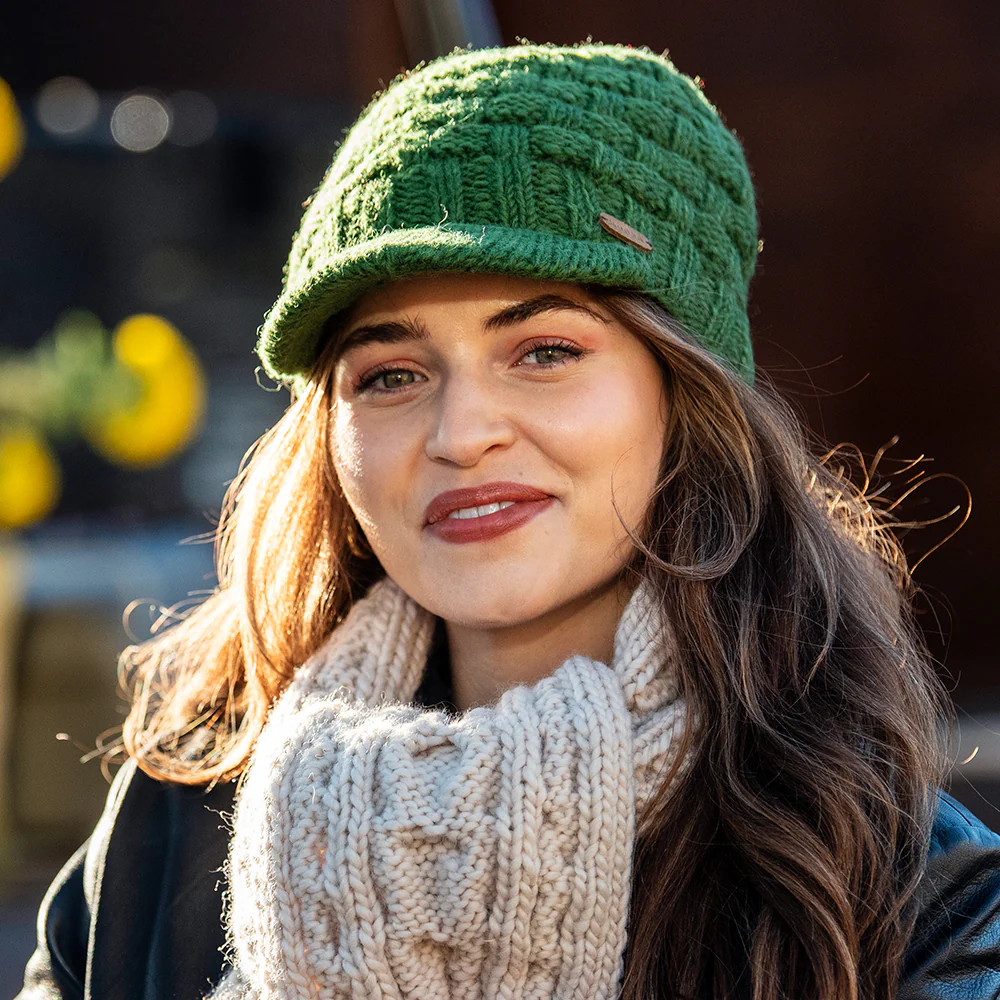 Kusan Korbmuster Beanie Mütze mit Visier - Olivgrün - Image 3