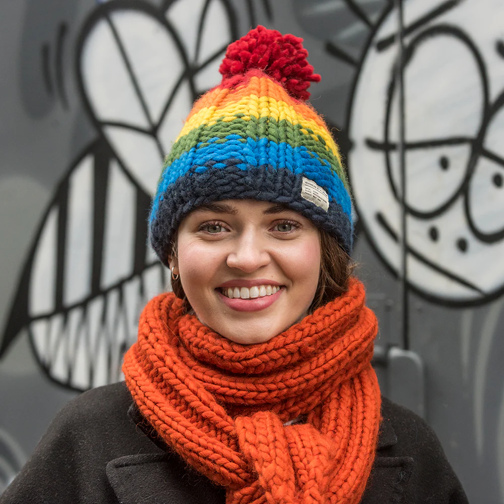 Kusan Regenbogen Garn Bommelmütze mit Perlmuster - Mehrfarbig - Image 3