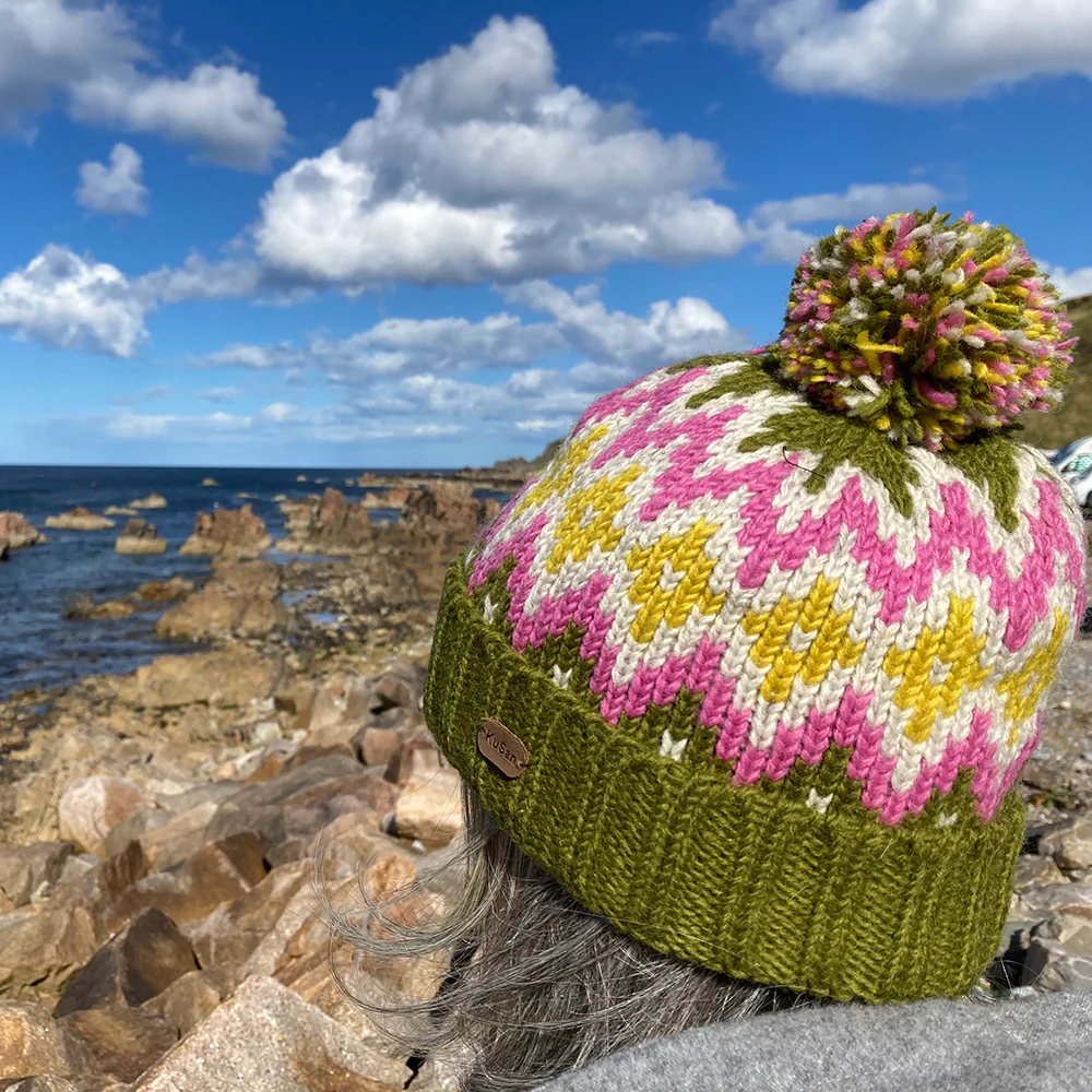 Kusan Turn Up Bommelmütze - Olivgrün-Rosa-Gelb - Image 3