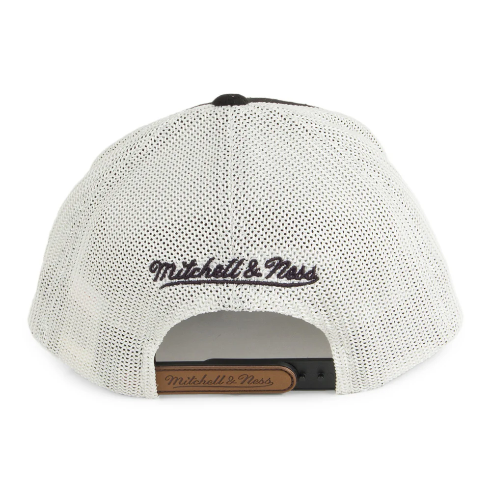 Mitchell & Ness Charlotte Hornets Trucker Cap - HWC Patch 110 - Schwarz - Image 3