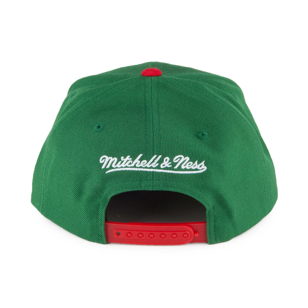 Mitchell & Ness Milwaukee Bucks Snapback Cap - XL Logo 2 Tone - Grün-Rot - Image 3