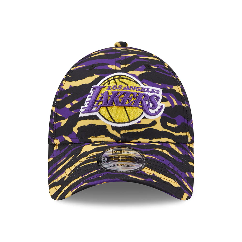 New Era 9FORTY L.A. Lakers Baseball Cap - NBA AOP Camo Print - Lila - Image 2