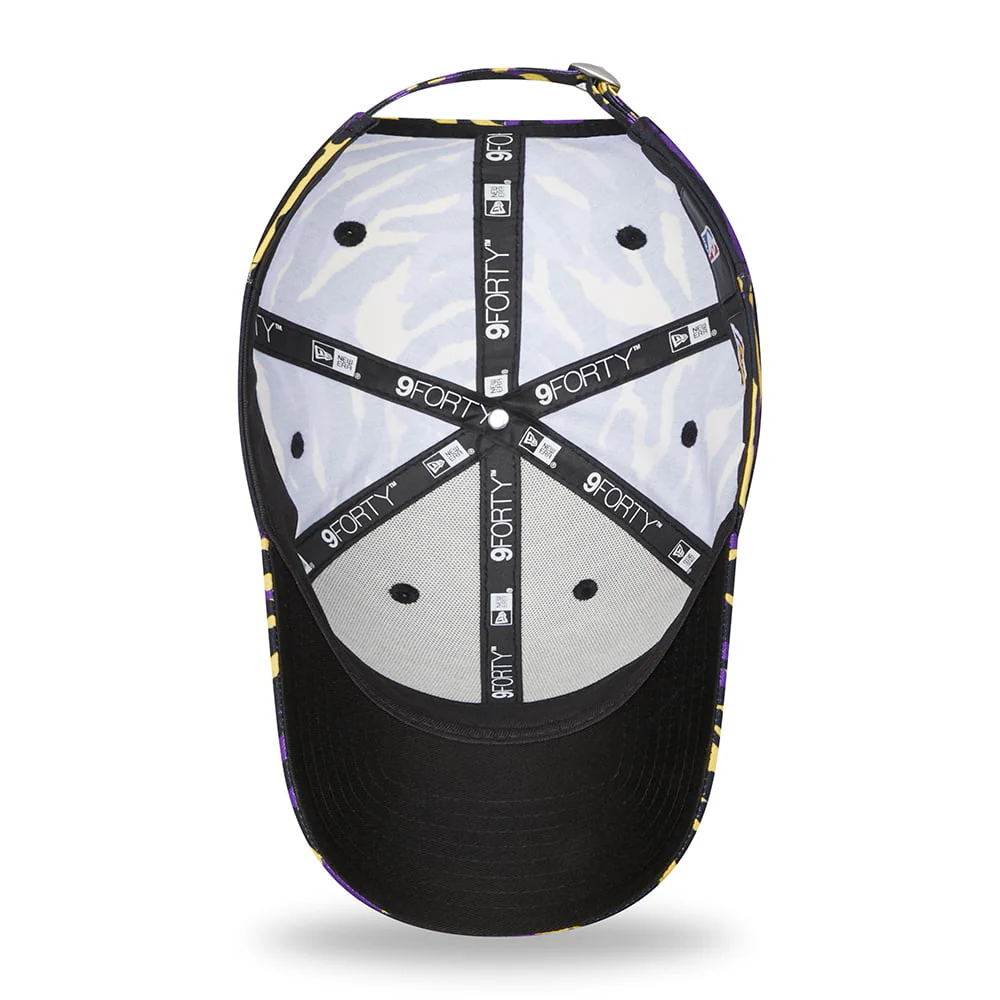 New Era 9FORTY L.A. Lakers Baseball Cap - NBA AOP Camo Print - Lila - Image 4