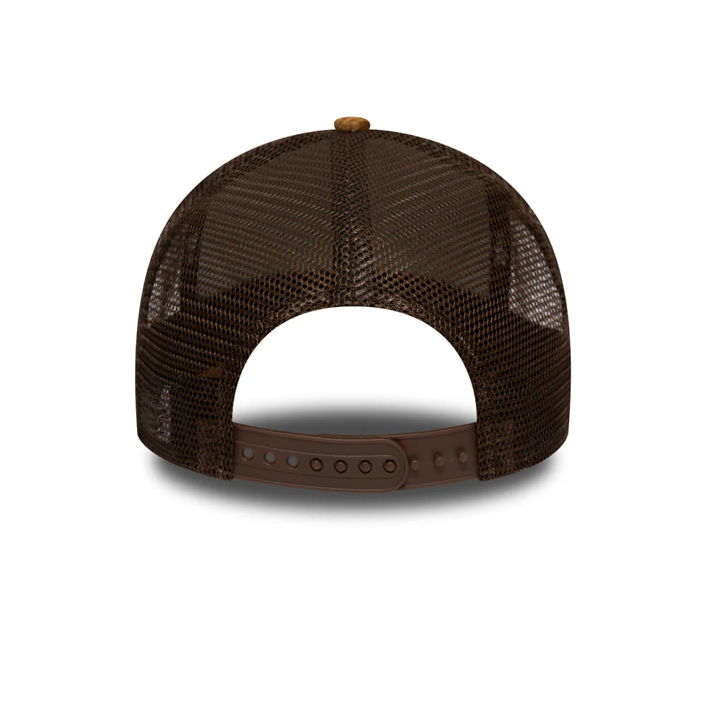 New Era Kord Trucker Cap Fabric Patch - Hellbraun - Image 4