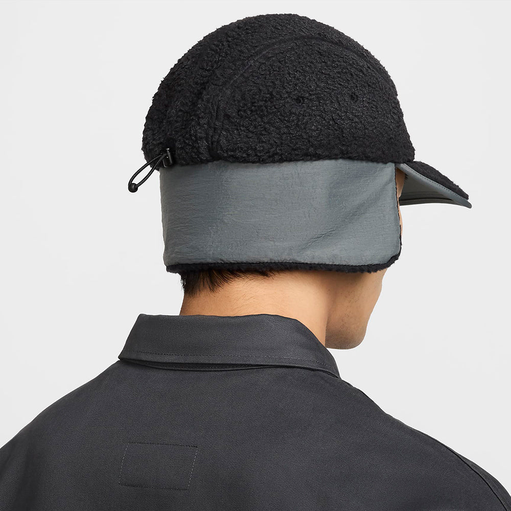Nike Golf Fly 5 Paneelen Cap mit Ohrenklappen - Schwarz-Grau - Image 5