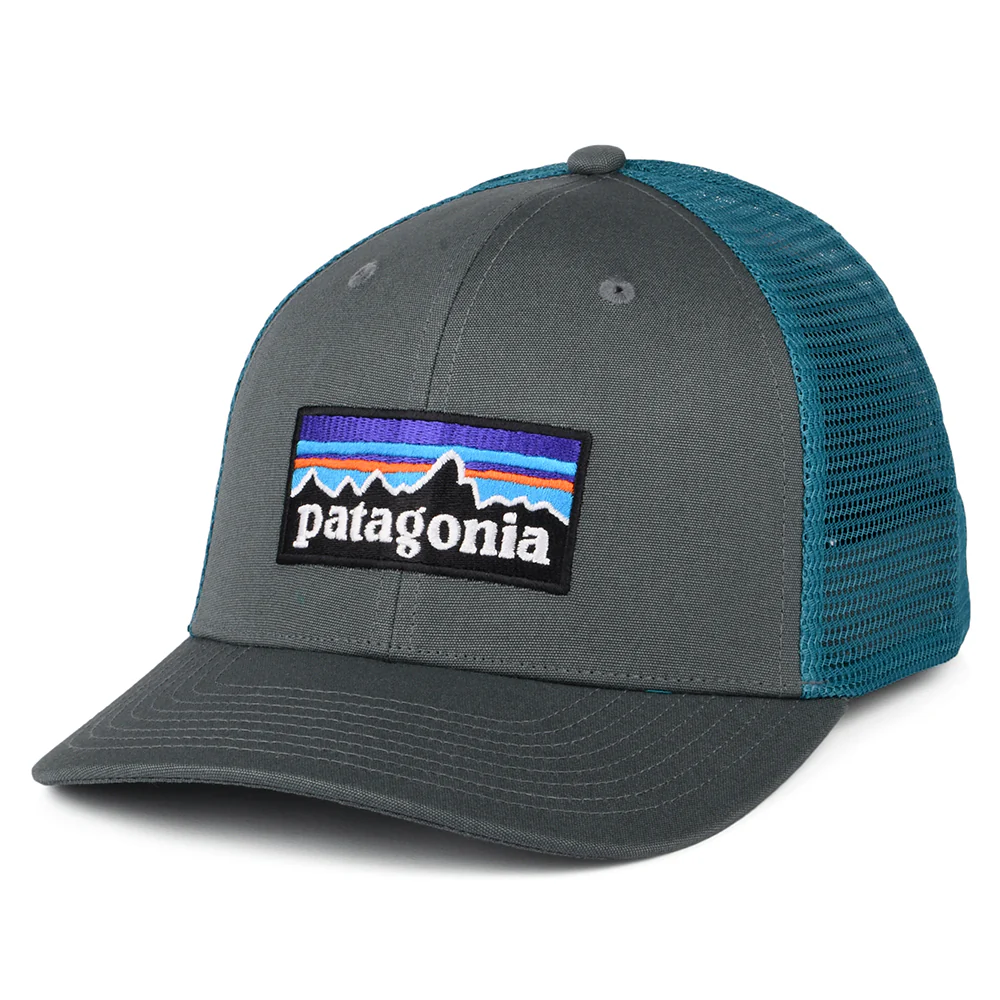 Patagonia P-6 Logo Trucker Cap aus organischer Baumwolle - Helles Waldgrün-Petrol