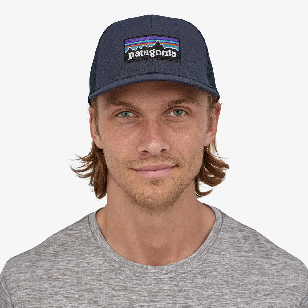 Patagonia P-6 Logo Trucker Cap aus organischer Baumwolle - Marineblau - Image 4